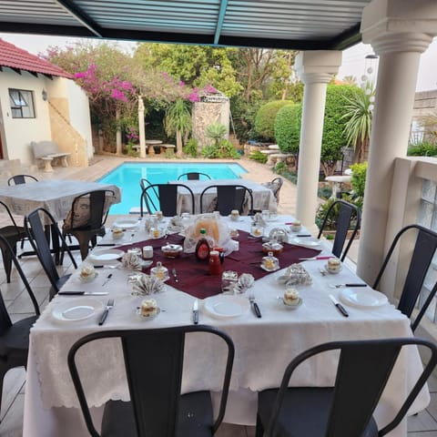 Dining area, Pool view, Swimming pool