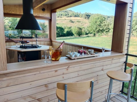 Natural landscape, Dining area, Drinks