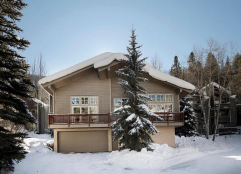 2782 Kinnikinnick Rd Unit D House in Vail