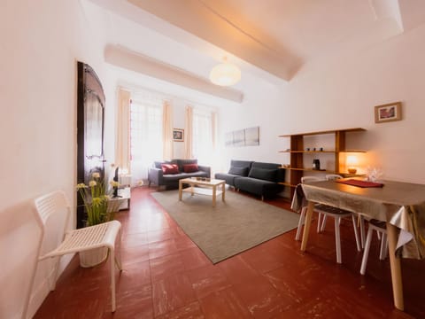 Property building, Kitchen or kitchenette, Living room, Seating area