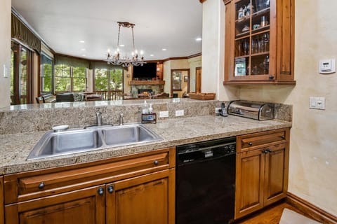 Brookside Townhome #303 House in Avon