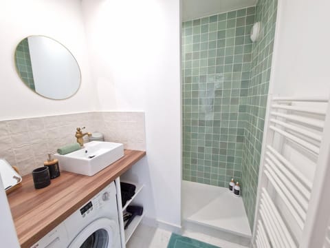 Appartement Spacieux avec Parking proche MER Apartment in Saint-Nazaire