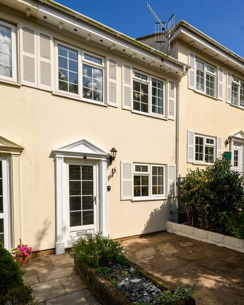 Property building, Day, Garden