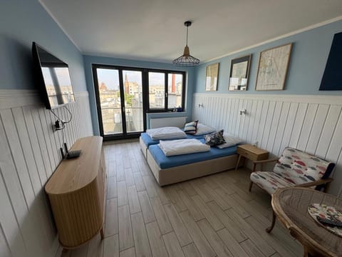 Bed, Living room, Photo of the whole room, Bedroom