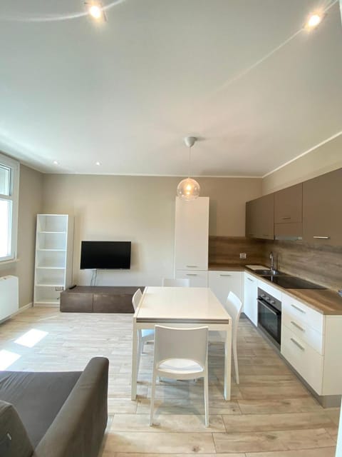 Kitchen or kitchenette, Seating area