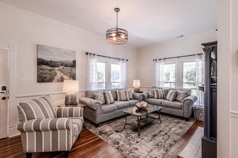 WALK TO TOWN! MTN VIEWS! HOT TUB! FIREPIT! SLEEPS 10 at Steps to Bryson House in Bryson City