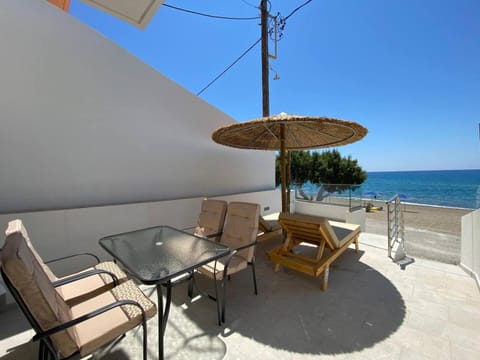 Dining area, Beach, Sea view, sunbed