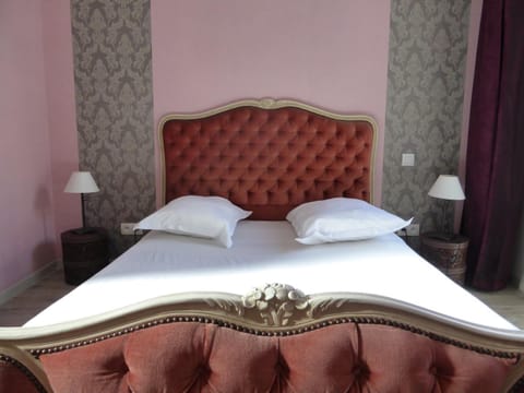 Lounge or bar, Bedroom, Drinks