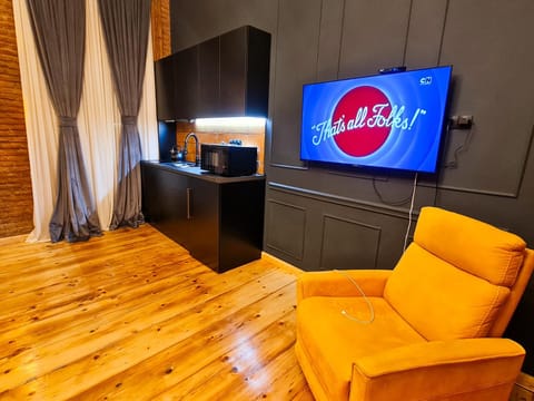 Kitchen or kitchenette, Living room, Seating area
