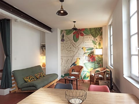 Living room, Seating area