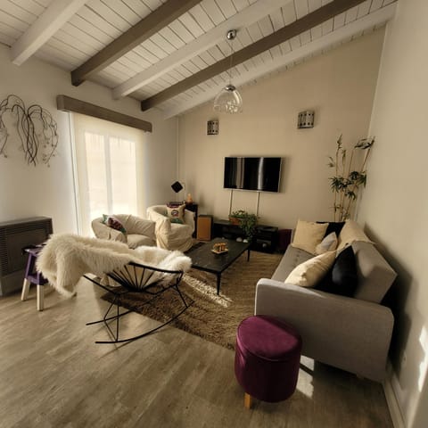 Communal lounge/ TV room, TV and multimedia