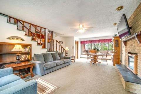 Lake Erie Getaway with Private Pool and Yard! House in Lake Erie