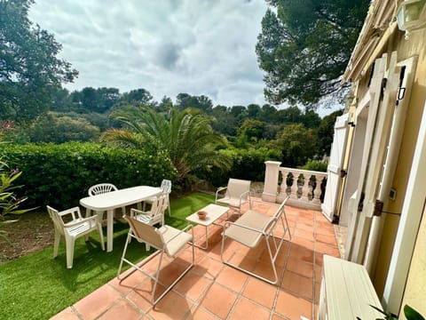 Balcony/Terrace, Garden view