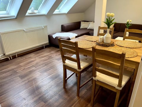 Living room, Dining area, heating