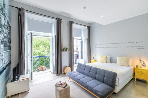 Bed, Seating area, Bedroom