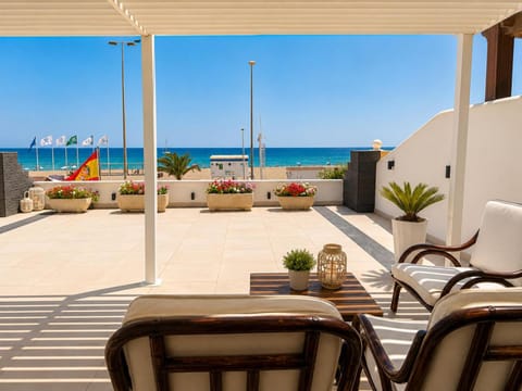 Balcony/Terrace, Sea view, sunbed