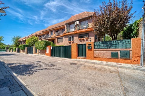 L Casa Cafe Madrid El plantio Calle segundo anca 11 madrid 28023 Bed and Breakfast in Madrid