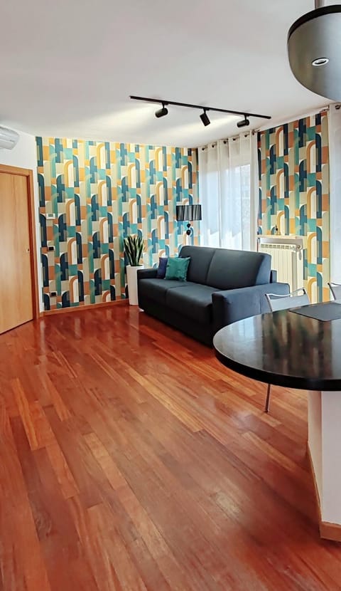Day, Living room, Seating area