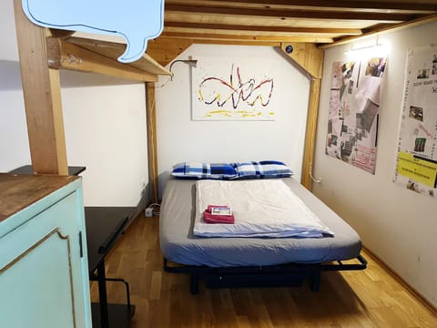 Bed, Photo of the whole room