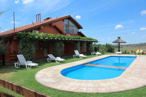 Property building, Day, Swimming pool