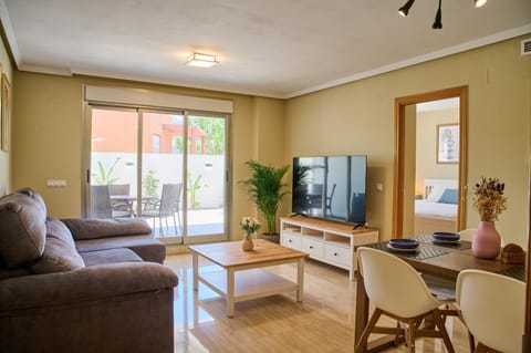 Garden, TV and multimedia, Dining area, Garden view, Sunset