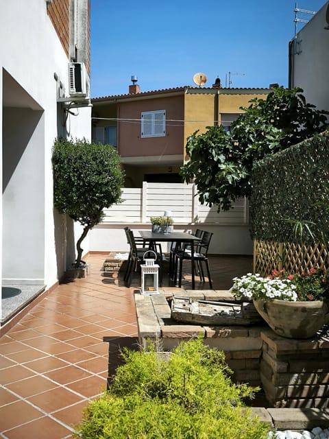 Property building, Garden, Garden view