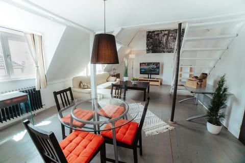 NEW人Vintage Loft Prime Maisonette人8min zum S-Hbf Apartment in Stuttgart