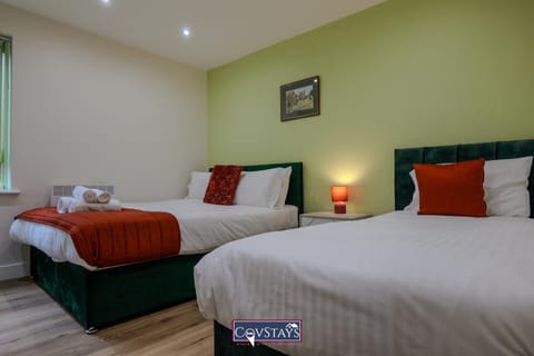 Beauchamp House - 2-bed apartment in Coventry City Centre, Free Parking, by COVSTAYS Apartment in Coventry