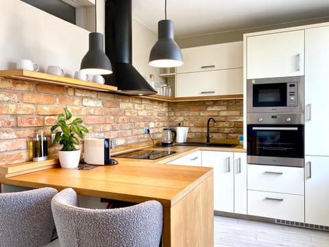 Coffee/tea facilities, Kitchen or kitchenette, Dining area, dishwasher, minibar, pet friendly, stove