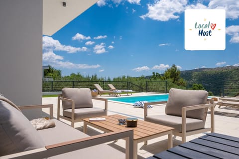 Patio, Natural landscape, Mountain view, Pool view, Swimming pool, sunbed