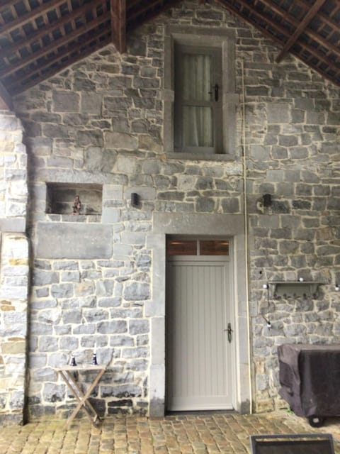 L’eau et la pierre House in Wallonia, Belgium