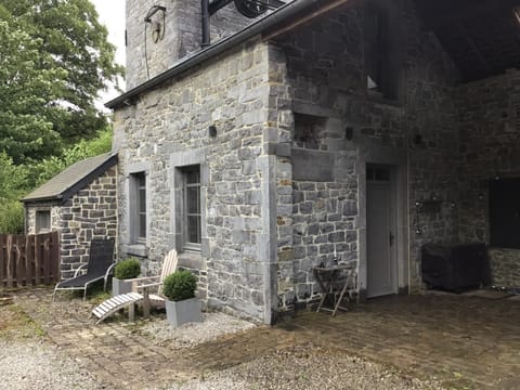 L’eau et la pierre House in Wallonia, Belgium