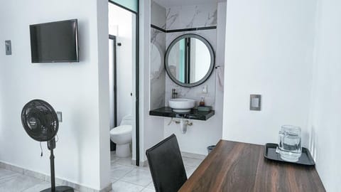 Bathroom, TV and multimedia, Seating area