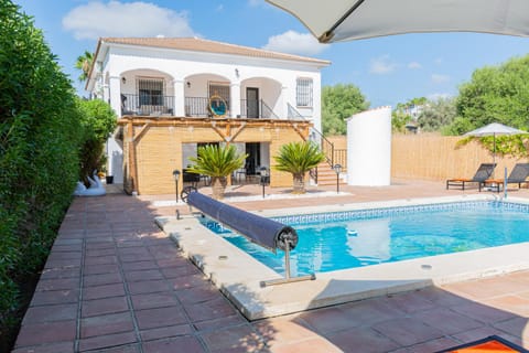 Swimming pool, Internal: Not applicable to any particular room