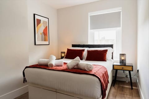 Sawley Cottage Above Rubies Canal, Cafes, Bars! House in Skipton