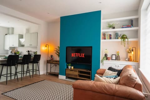 Sawley Cottage Above Rubies Canal, Cafes, Bars! House in Skipton