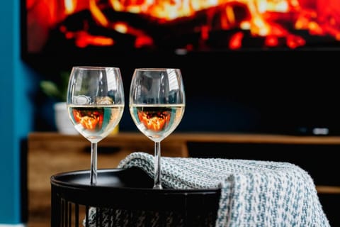 Sawley Cottage Above Rubies Canal, Cafes, Bars! House in Skipton