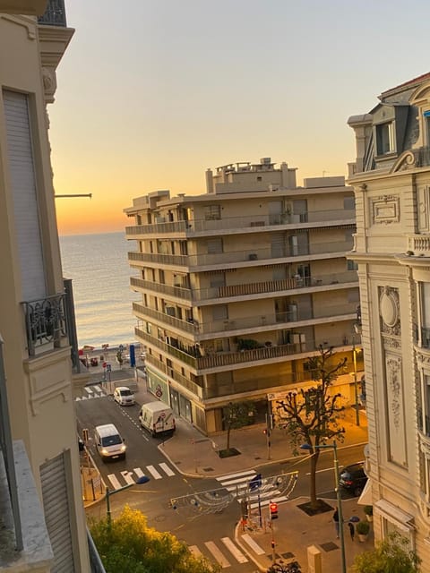 Les Fleurs Astoria Apartment in Menton