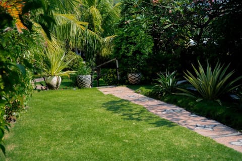 The BBQ Guest House Bed and Breakfast in Abang