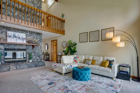 Lakefront Syracuse Home with Deck and Private Dock! House in Indiana