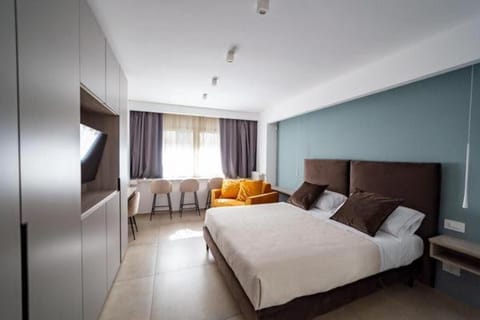 Bed, Photo of the whole room, Seating area, Bedroom, wardrobe