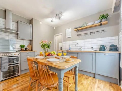 Cheltenham centre of Cotswolds Apartment in Cheltenham