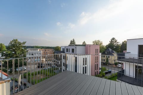 Balcony/Terrace, Street view