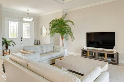 Grill-Chill-Splash Your Port Charlotte Paradise! House in Port Charlotte