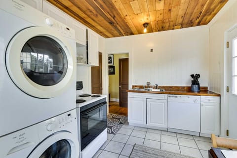 Charming Abode about 2 Mi to Mississippi State Campus! Apartment in Starkville