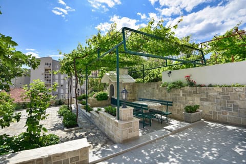 BBQ facilities, Garden