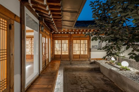 Property building, Garden, View (from property/room), Garden view, Inner courtyard view