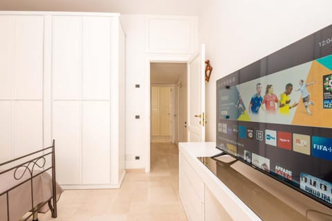 Photo of the whole room, wardrobe