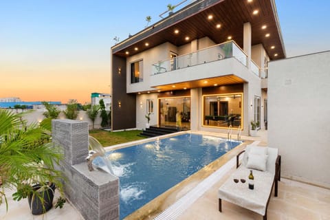 Property building, Swimming pool