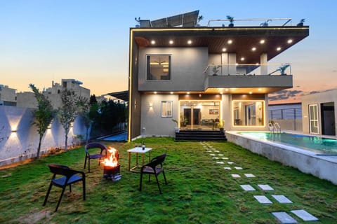 Property building, Garden